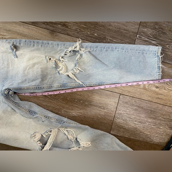 ZARA Light Wash High-Waisted Distressed Mom Jeans | Size 2 - Picture 8 of 8